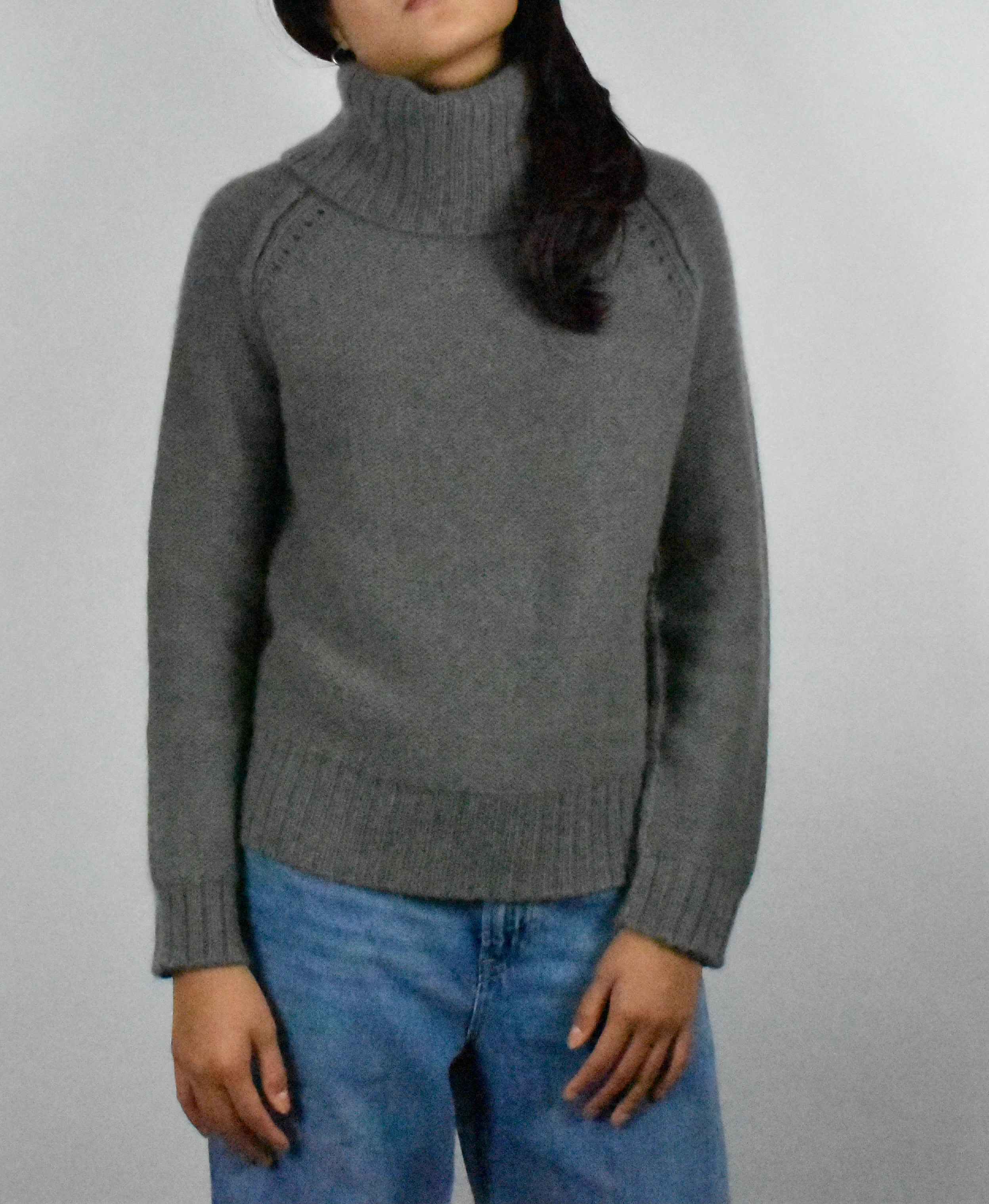 Chunky Cozy Cashmere Luxe Turtleneck - Image 9