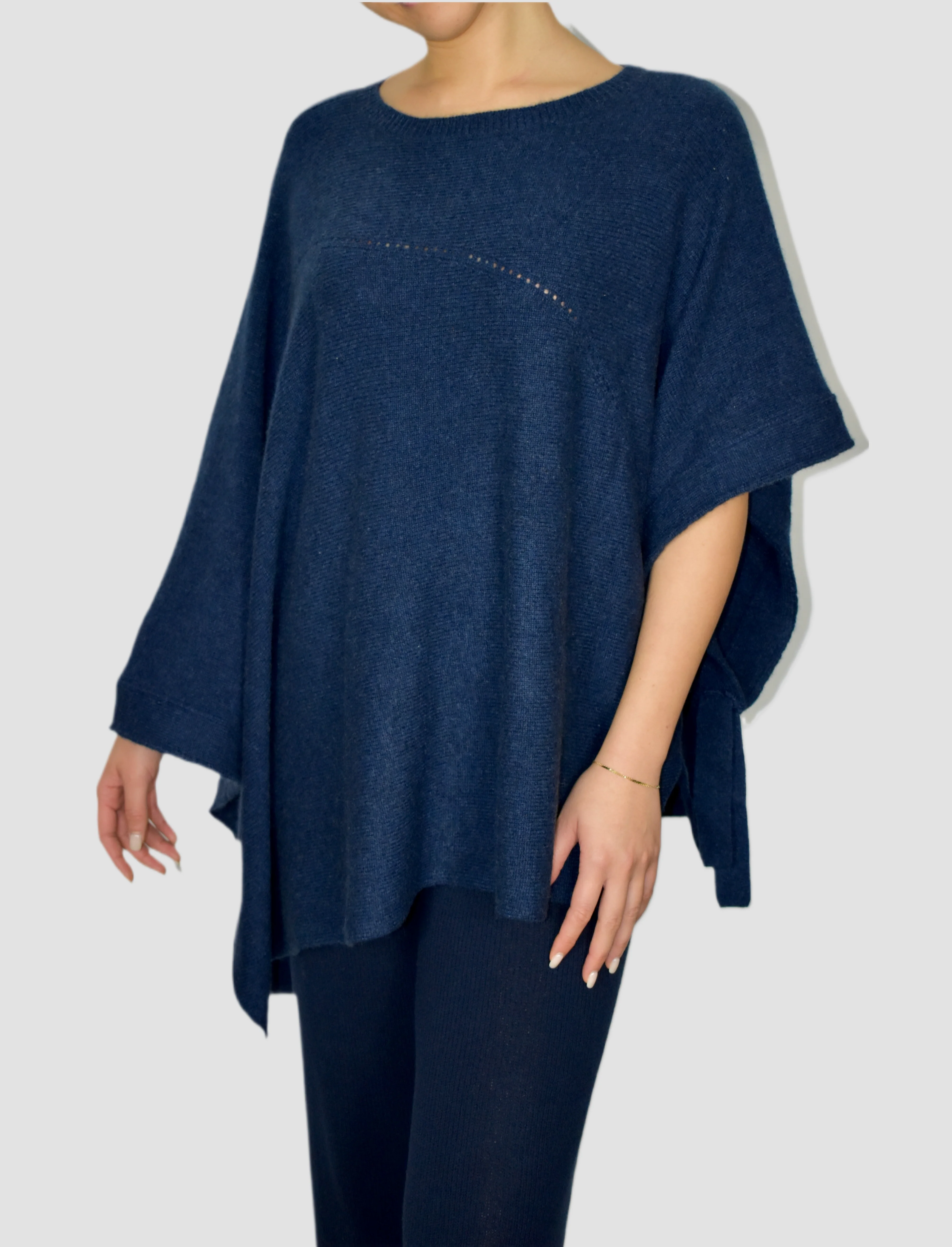 Super Soft 100% Cashmere Ruched Poncho - Image 9